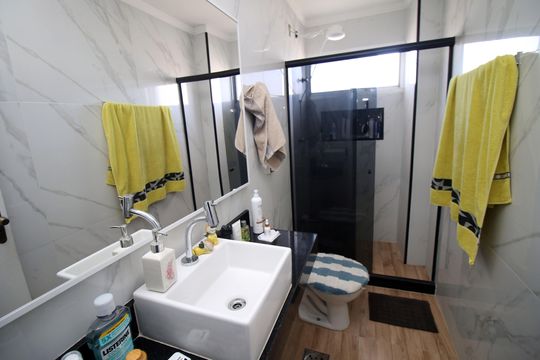 Banheiro de apartamento à venda com 2 quartos, 80m² em Penha Circular, Rio de Janeiro