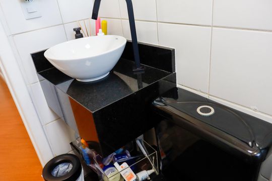 Banheiro de apartamento à venda com 2 quartos, 53m² em Cidade das Flores, Osasco