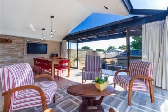 Varanda Gourmet de casa para alugar com 3 quartos, 380m² em Guarujá, Porto Alegre