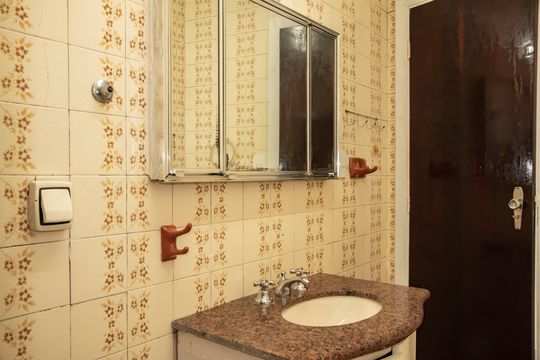 Banheiro de casa à venda com 2 quartos, 180m² em Bosque da Saúde, São Paulo