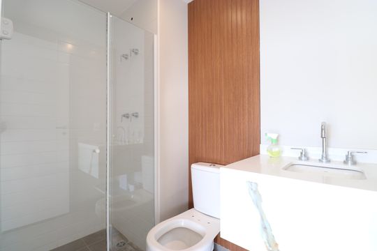 Banheiro Social de apartamento para alugar com 2 quartos, 90m² em Vila Anastácio, São Paulo