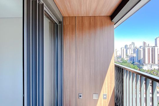 Varanda de kitnet/studio à venda com 1 quarto, 25m² em Vila Regente Feijó, São Paulo
