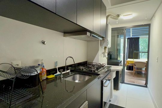 Cozinha de apartamento para alugar com 1 quarto, 72m² em Vila Madalena, São Paulo