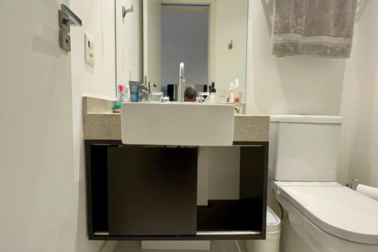 Banheiro de apartamento para alugar com 1 quarto, 72m² em Vila Madalena, São Paulo