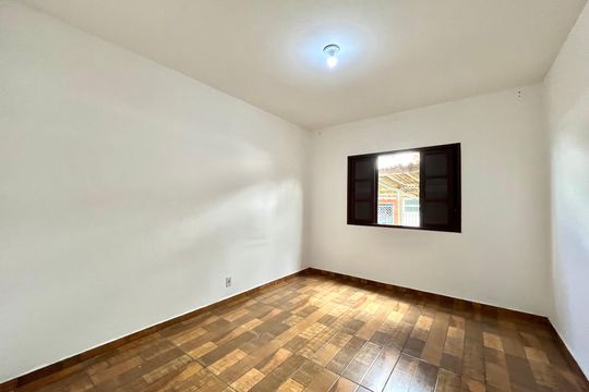 Quarto de casa à venda com 2 quartos, 90m² em Jardim Itacolomi, São Paulo