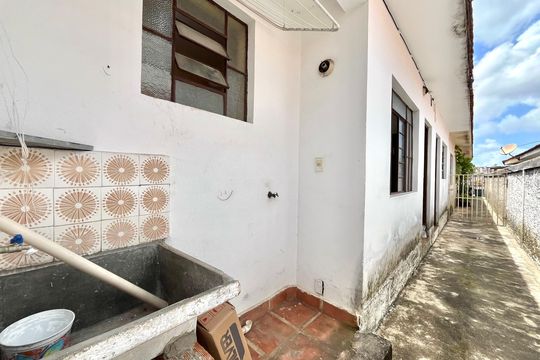 Área de Serviço de casa à venda com 2 quartos, 90m² em Jardim Itacolomi, São Paulo