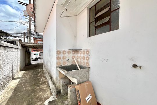 Área de Serviço de casa à venda com 2 quartos, 90m² em Jardim Itacolomi, São Paulo