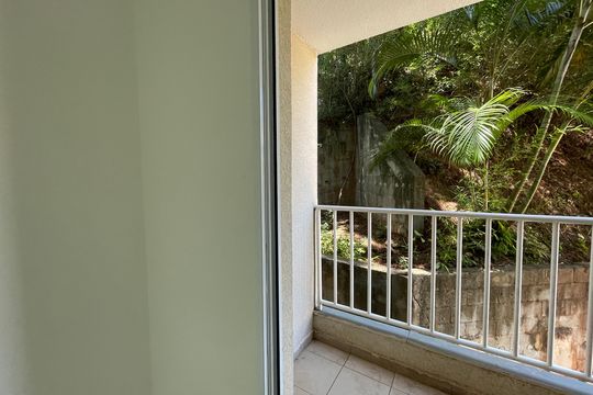Sala de apartamento para alugar com 2 quartos, 52m² em Lajeado, Cotia
