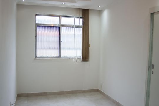 Sala de apartamento para alugar com 2 quartos, 48m² em Irajá, Rio de Janeiro