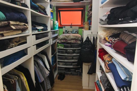 Closet da suíte de casa de condomínio à venda com 4 quartos, 177m² em Ipanema, Porto Alegre