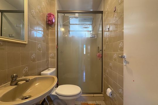 Banheiro de apartamento à venda com 2 quartos, 59m² em Pátria Nova, Novo Hamburgo