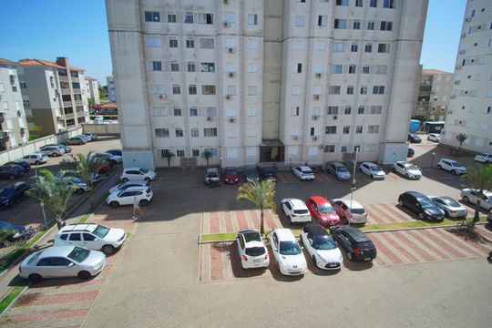 Sala - Vista de apartamento à venda com 2 quartos, 50m² em Humaitá, Porto Alegre