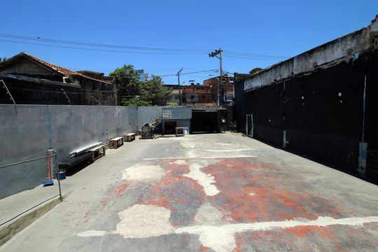 Quintal e Garagem de casa à venda com 3 quartos, 300m² em Irajá, Rio de Janeiro