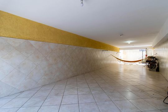 Garagem de casa para alugar com 3 quartos, 280m² em Jardim Bom Clima, Guarulhos