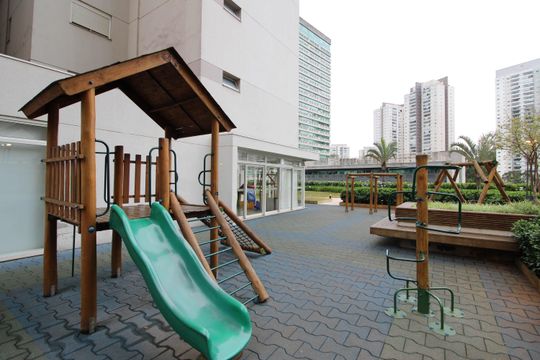 Apartamento à venda com 4 quartos, 238m² em Vila Suzana, São Paulo