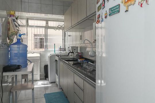 Cozinha de apartamento à venda com 1 quarto, 42m² em Jardim Dona Leopoldina, Porto Alegre