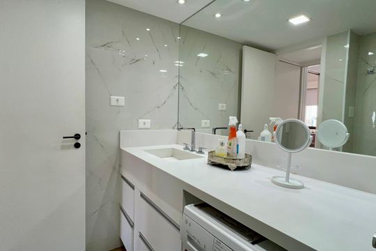 Banheiro da Suíte de kitnet/studio à venda com 1 quarto, 36m² em Jardim Paulista, São Paulo