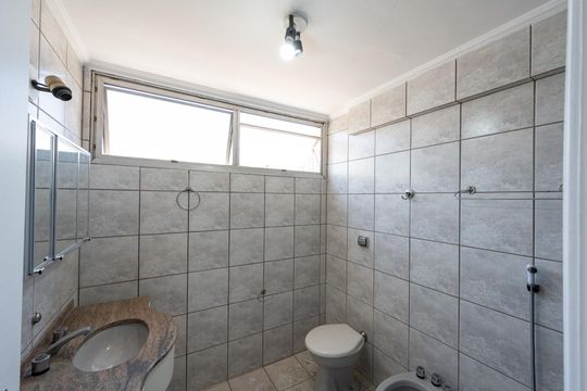 Banheiro Social de apartamento à venda com 2 quartos, 96m² em Vila Clementino, São Paulo
