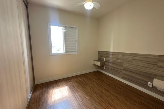 Suíte de apartamento à venda com 3 quartos, 90m² em Jardim Tupanci, Barueri