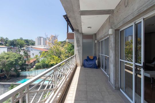 Varanda de casa para alugar com 7 quartos, 560m² em Vila Albertina, São Paulo
