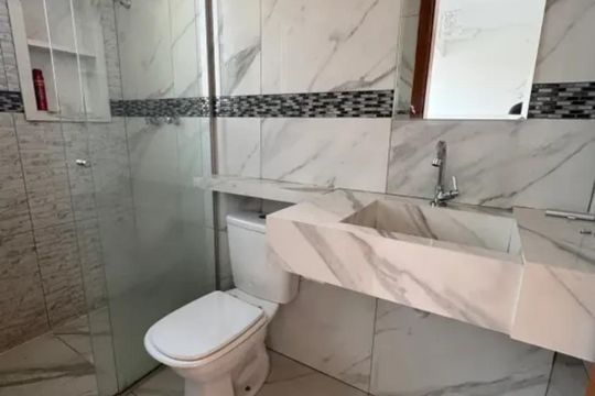 Banheiro de casa para alugar com 3 quartos, 105m² em Sinimbu, Belo Horizonte