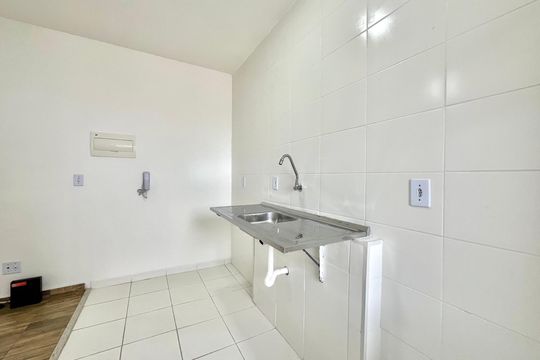 Cozinha de apartamento à venda com 2 quartos, 33m² em Jardim Itacolomi, São Paulo