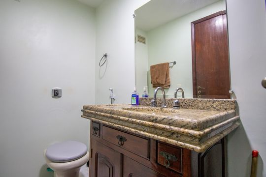 Banheiro Social de apartamento para alugar com 3 quartos, 110m² em Tijuca, Rio de Janeiro