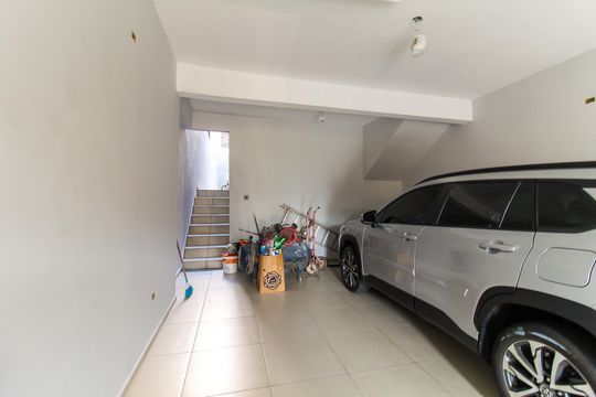 Garagem de casa à venda com 6 quartos, 150m² em Jardim Norma, São Paulo