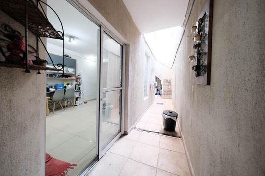 Área externa de casa à venda com 2 quartos, 244m² em Vila Marieta, São Paulo