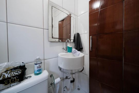 Banheiro 1 de casa à venda com 2 quartos, 244m² em Vila Marieta, São Paulo