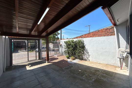 Garagem de casa à venda com 2 quartos, 59m² em Arroio da Manteiga, São Leopoldo