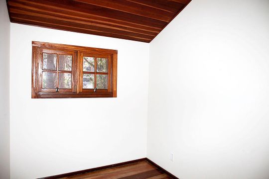 Gabinete de casa à venda com 3 quartos, 250m² em Menino Deus, Porto Alegre