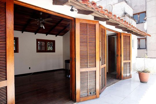Terraço de casa à venda com 3 quartos, 250m² em Menino Deus, Porto Alegre