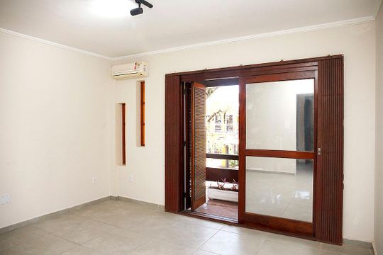 Quarto 1 Suíte de casa à venda com 3 quartos, 250m² em Menino Deus, Porto Alegre