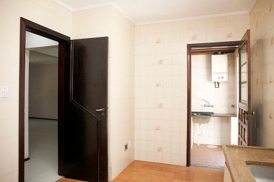 Cozinha + Área de Serviço de casa à venda com 3 quartos, 250m² em Menino Deus, Porto Alegre
