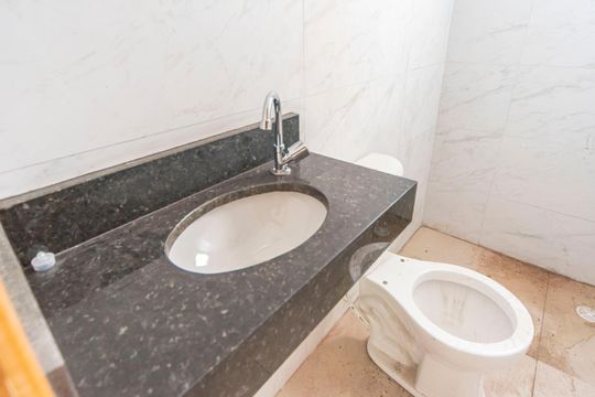 Banheiro do Quarto 2 de apartamento à venda com 2 quartos, 84m² em Vila Linda, Santo André