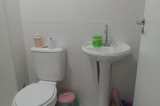 Banheiro de apartamento para alugar com 2 quartos, 33m² em Vila Nova Curuca, São Paulo