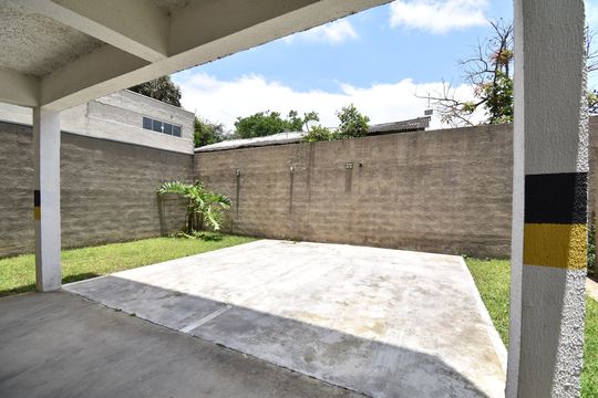 Garagem de Visitante de apartamento para alugar com 2 quartos, 48m² em Cruzeiro, São José dos Pinhais