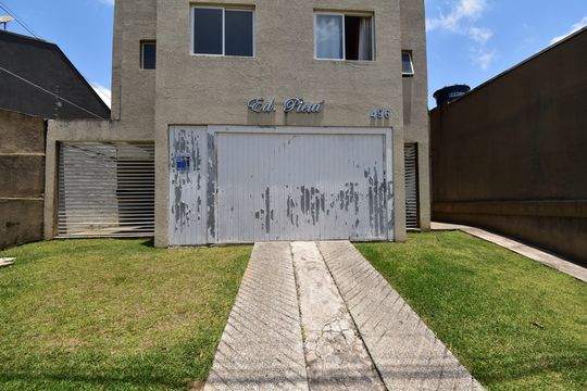 Fachada com Plaquinha de apartamento para alugar com 2 quartos, 48m² em Cruzeiro, São José dos Pinhais