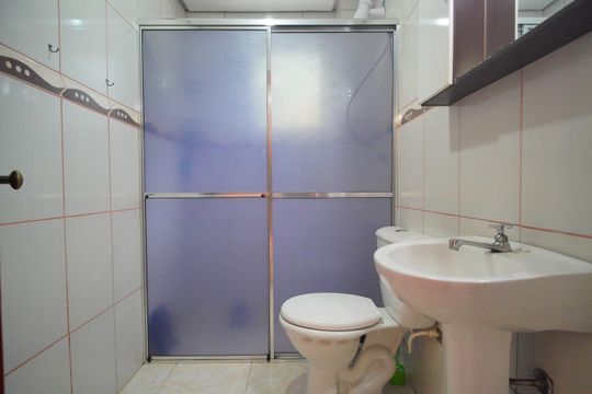 Banheiro de apartamento para alugar com 1 quarto, 42m² em Vila Nova, Novo Hamburgo