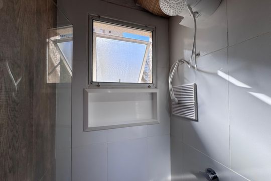 Banheiro Social de apartamento à venda com 2 quartos, 59m² em Vargem Pequena, Rio de Janeiro