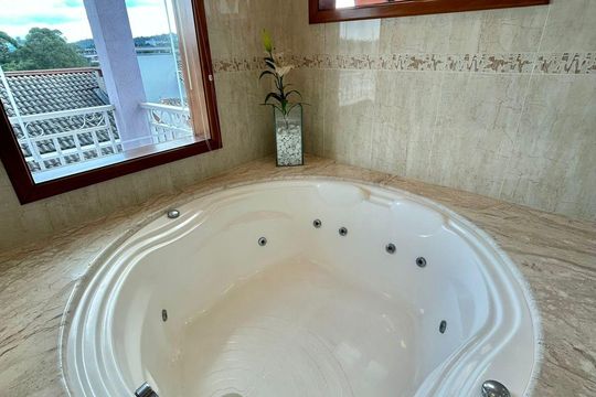 Casa para alugar com 4 quartos, 253m² em Jardim Virginia Bianca, São Paulo