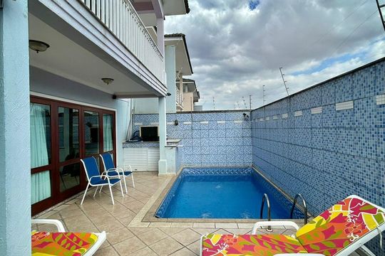 Casa para alugar com 4 quartos, 253m² em Jardim Virginia Bianca, São Paulo