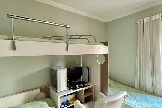 Casa para alugar com 4 quartos, 253m² em Jardim Virginia Bianca, São Paulo
