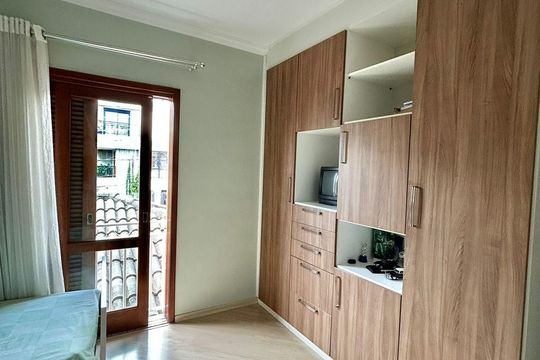 Casa para alugar com 4 quartos, 253m² em Jardim Virginia Bianca, São Paulo