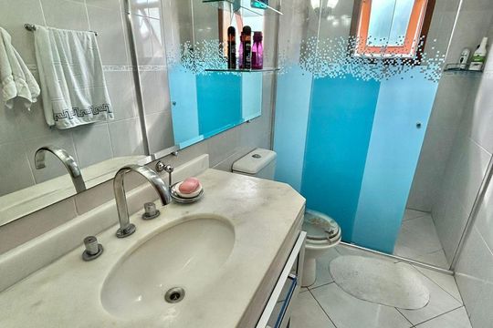 Casa para alugar com 4 quartos, 253m² em Jardim Virginia Bianca, São Paulo