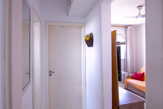 Corredor de apartamento para alugar com 2 quartos, 56m² em Porto da Pedra, São Gonçalo