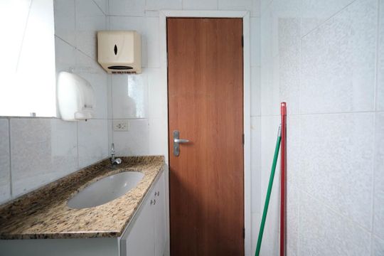 Banheiro de casa para alugar com 2 quartos, 90m² em Jardim Maringa, São Paulo