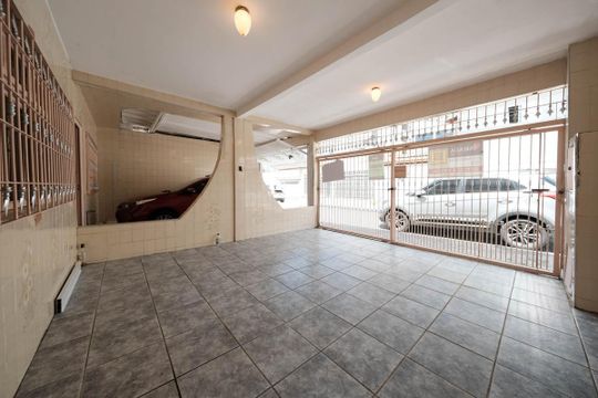 Garagem de casa à venda com 8 quartos, 250m² em Jardim Penha, São Paulo