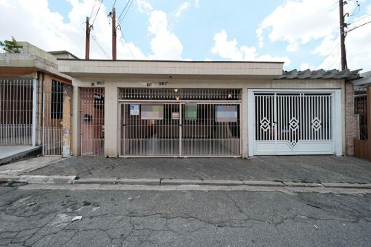 Fachada de casa à venda com 8 quartos, 250m² em Jardim Penha, São Paulo